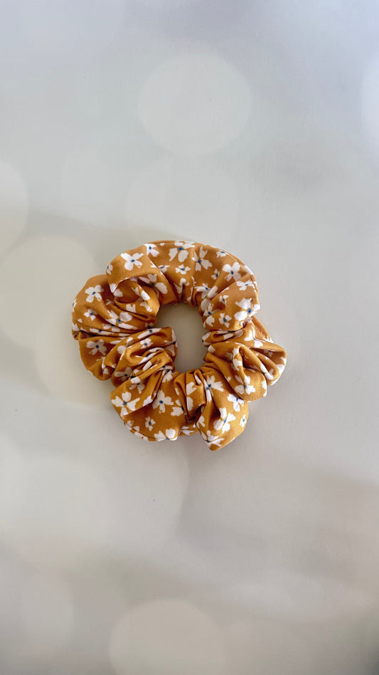 Karen’s Floral Scrunchie