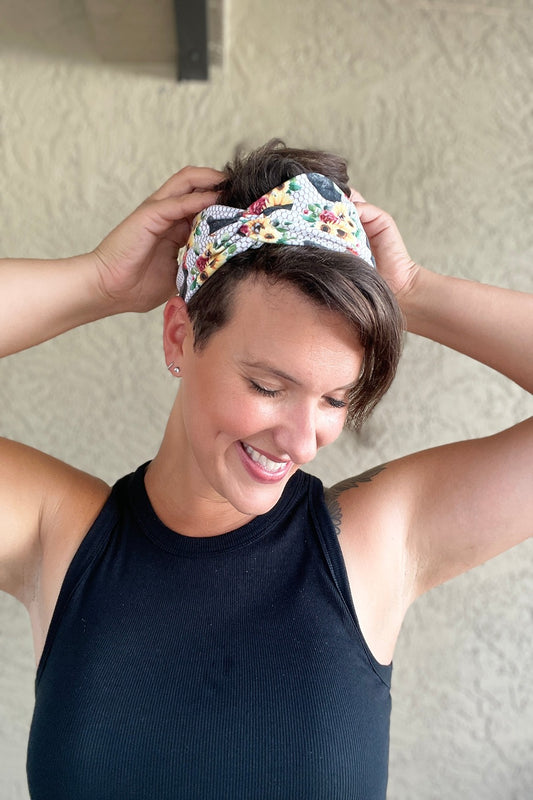 Chicken print with chicken wire headband